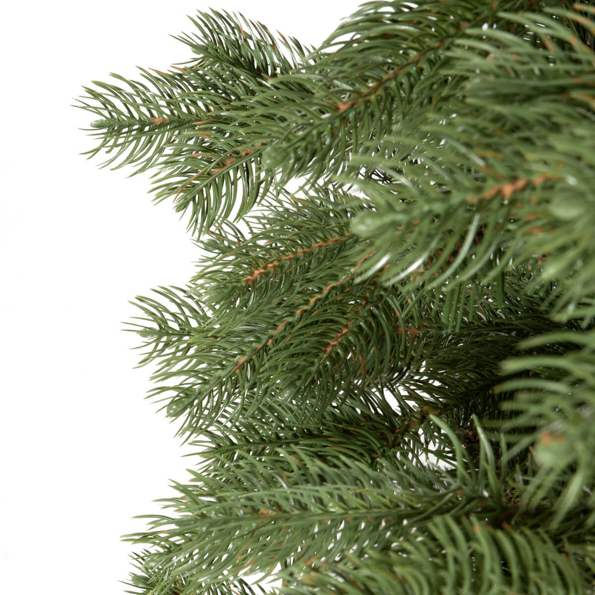 artificial-christmas-tree-royal-spruce-premium-pu-fairytrees